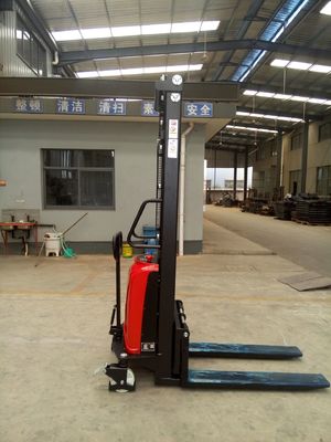 Camión 2000kg 2T del apilador del levantador de la plataforma de JAC Hand Operated Semi Electric